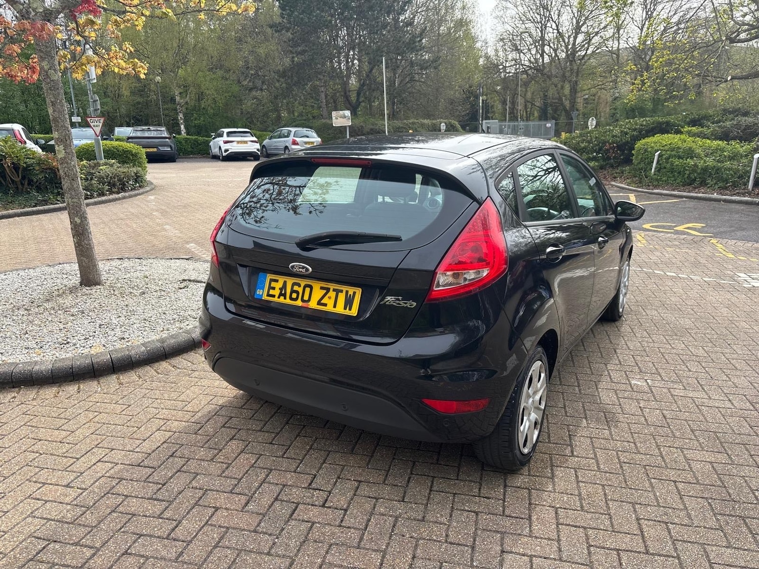 Used Ford Fiesta 2010 for sale - 78201481: Photo 2