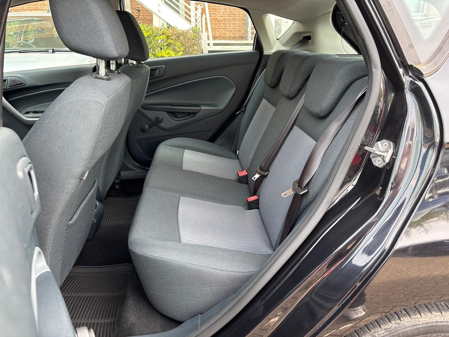 Used Ford Fiesta 2010 for sale - 78201481: Photo 34