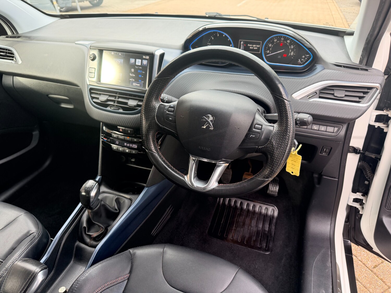 Used Peugeot 2008 2014 for sale - 77578832: Photo 12