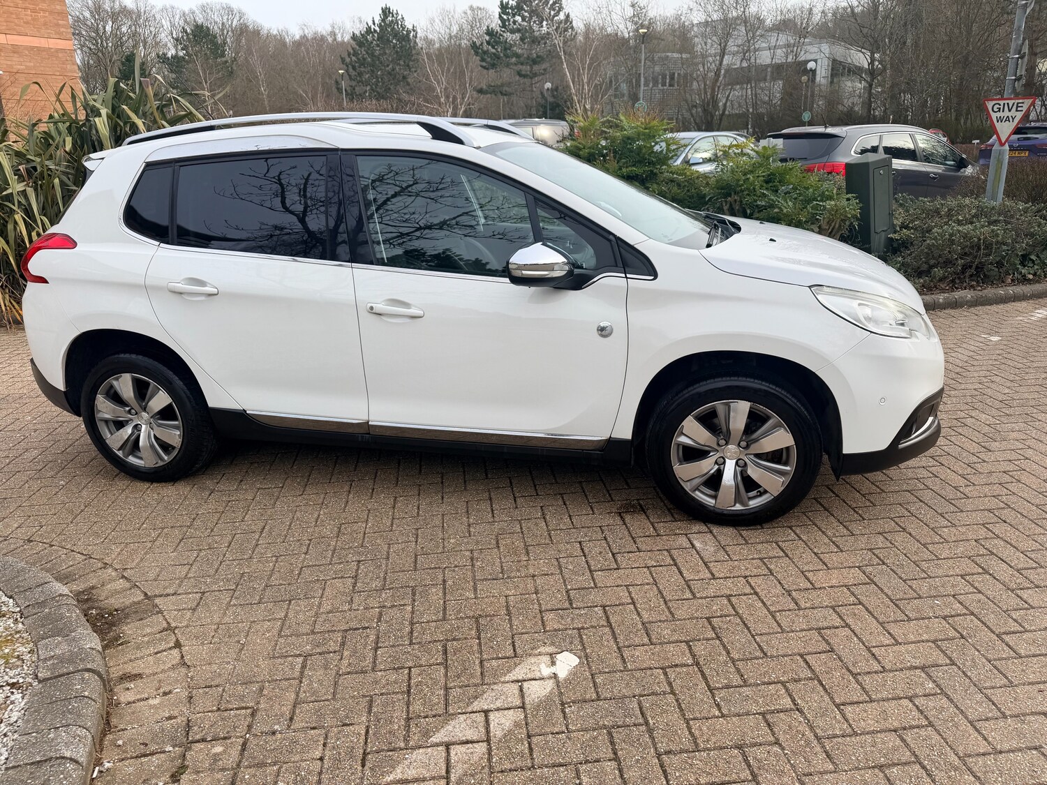 Used Peugeot 2008 2014 for sale - 77578832: Photo 4