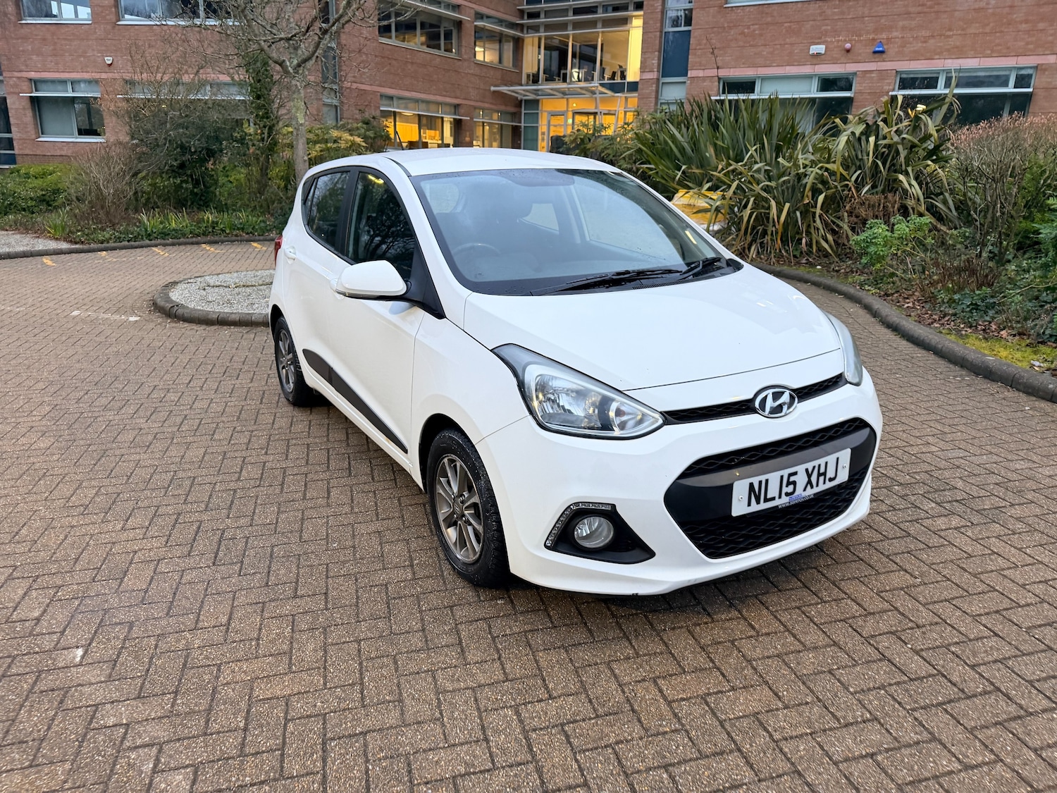 Used Hyundai i10 2015 for sale - 77855847: Photo 2