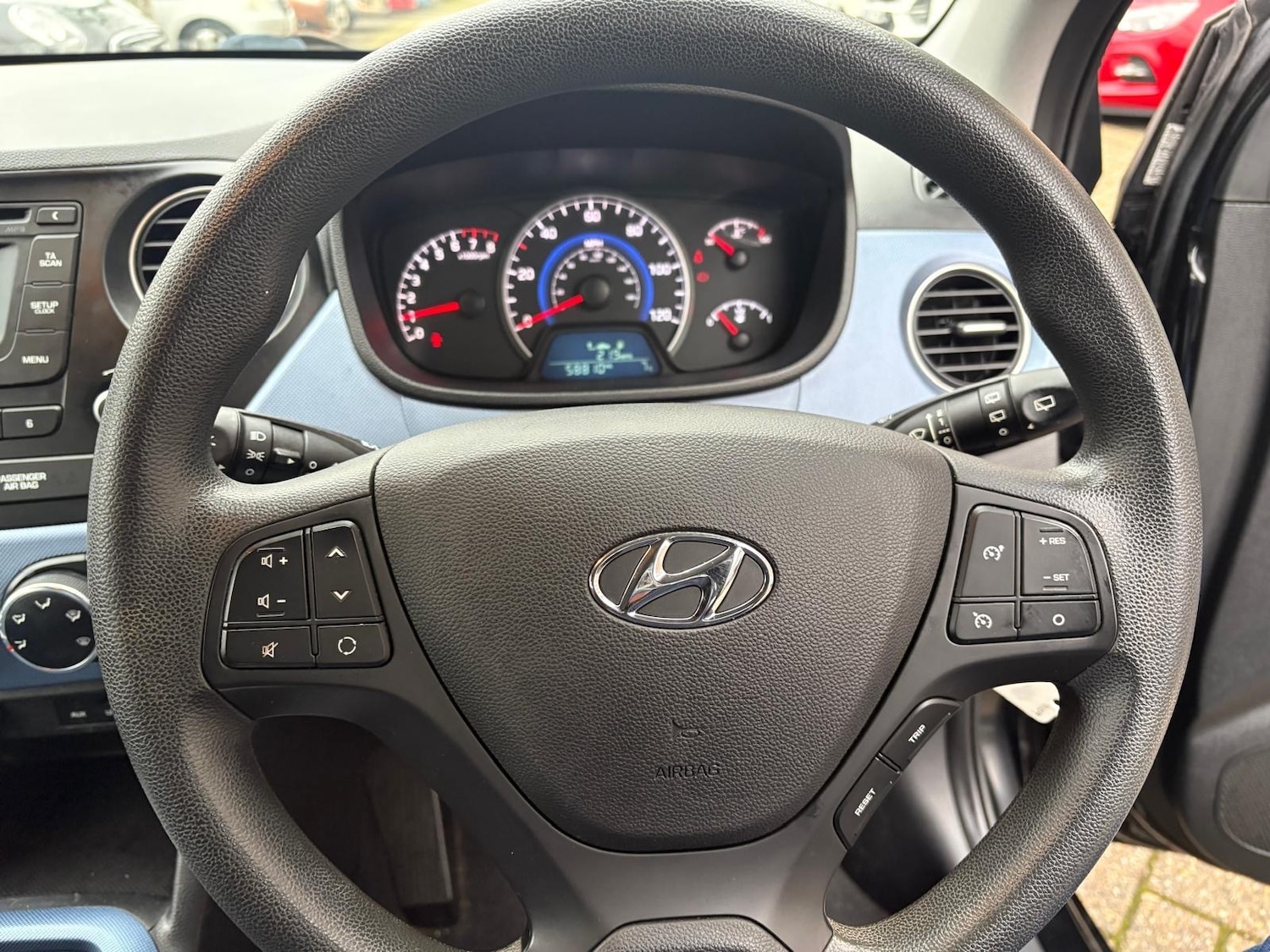 Used Hyundai i10 2014 for sale - 77124301: Photo 25