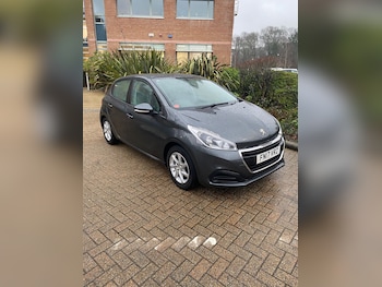 Used Peugeot 208 2017 for sale - 77450890: Photo
