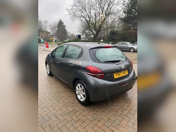 Used Peugeot 208 2017 for sale - 77450890: Photo