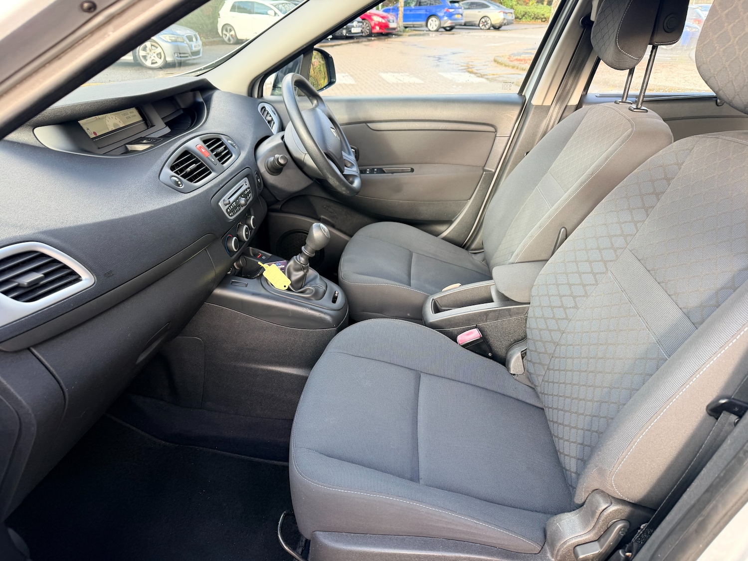 Used Renault Scenic 2010 for sale - 77226135: Photo 12