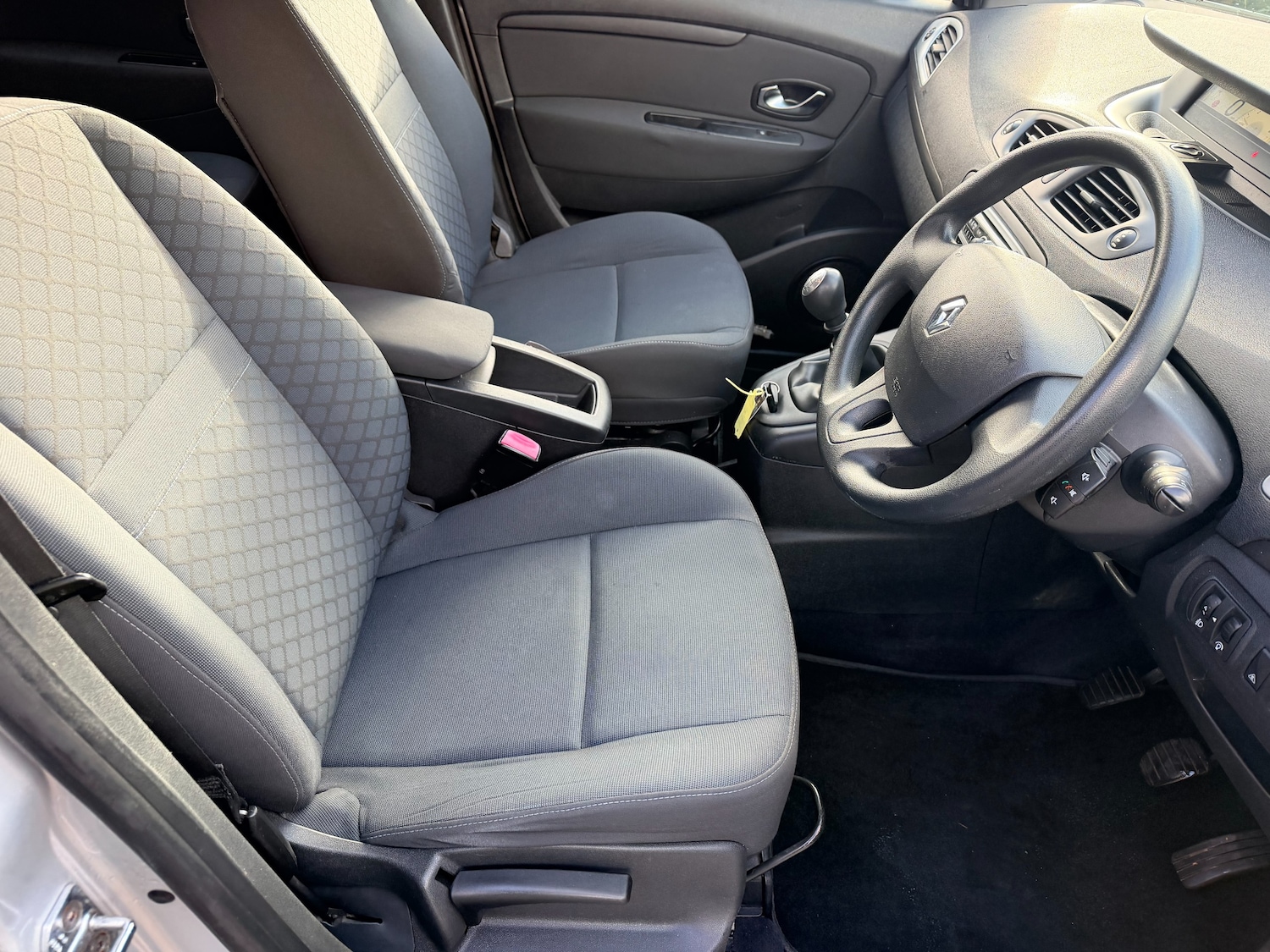 Used Renault Scenic 2010 for sale - 77226135: Photo 22