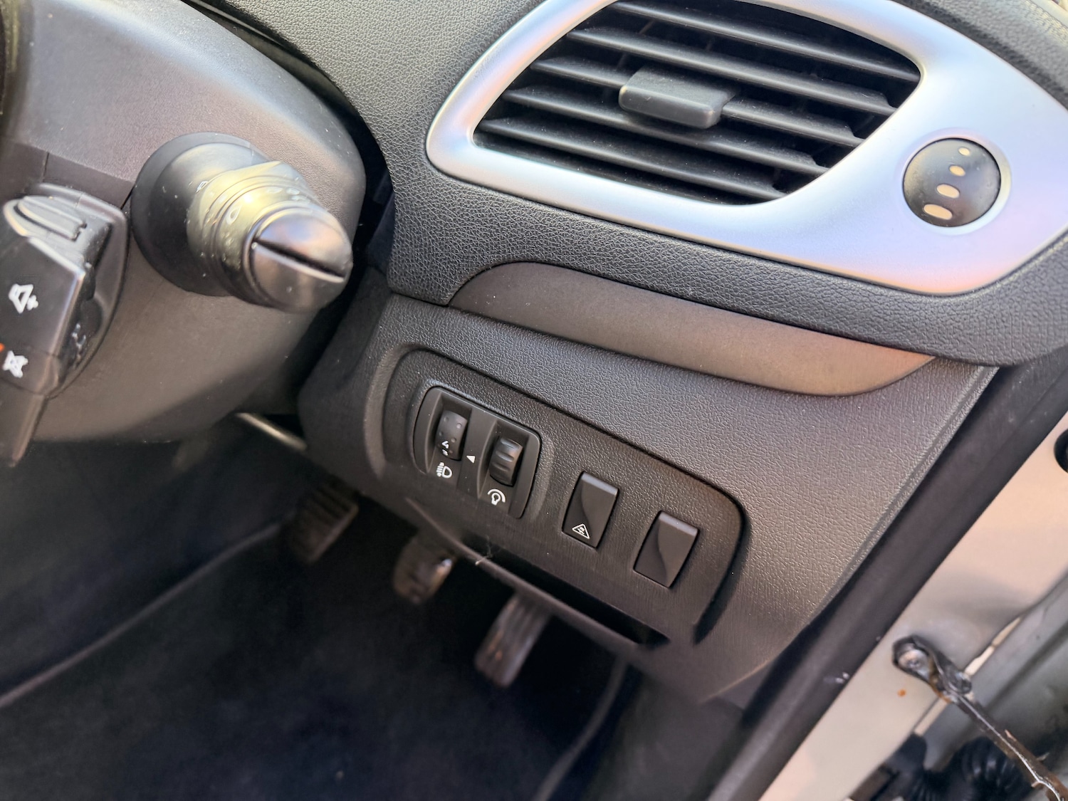 Used Renault Scenic 2010 for sale - 77226135: Photo 24