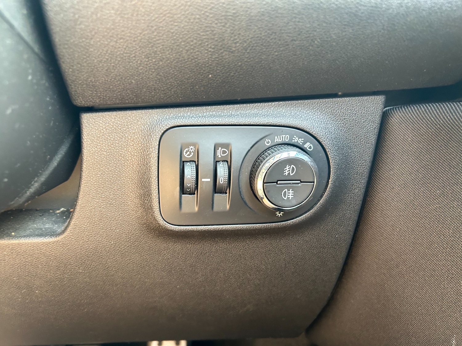 Used Vauxhall Corsa 2015 for sale - 77158063: Photo 22