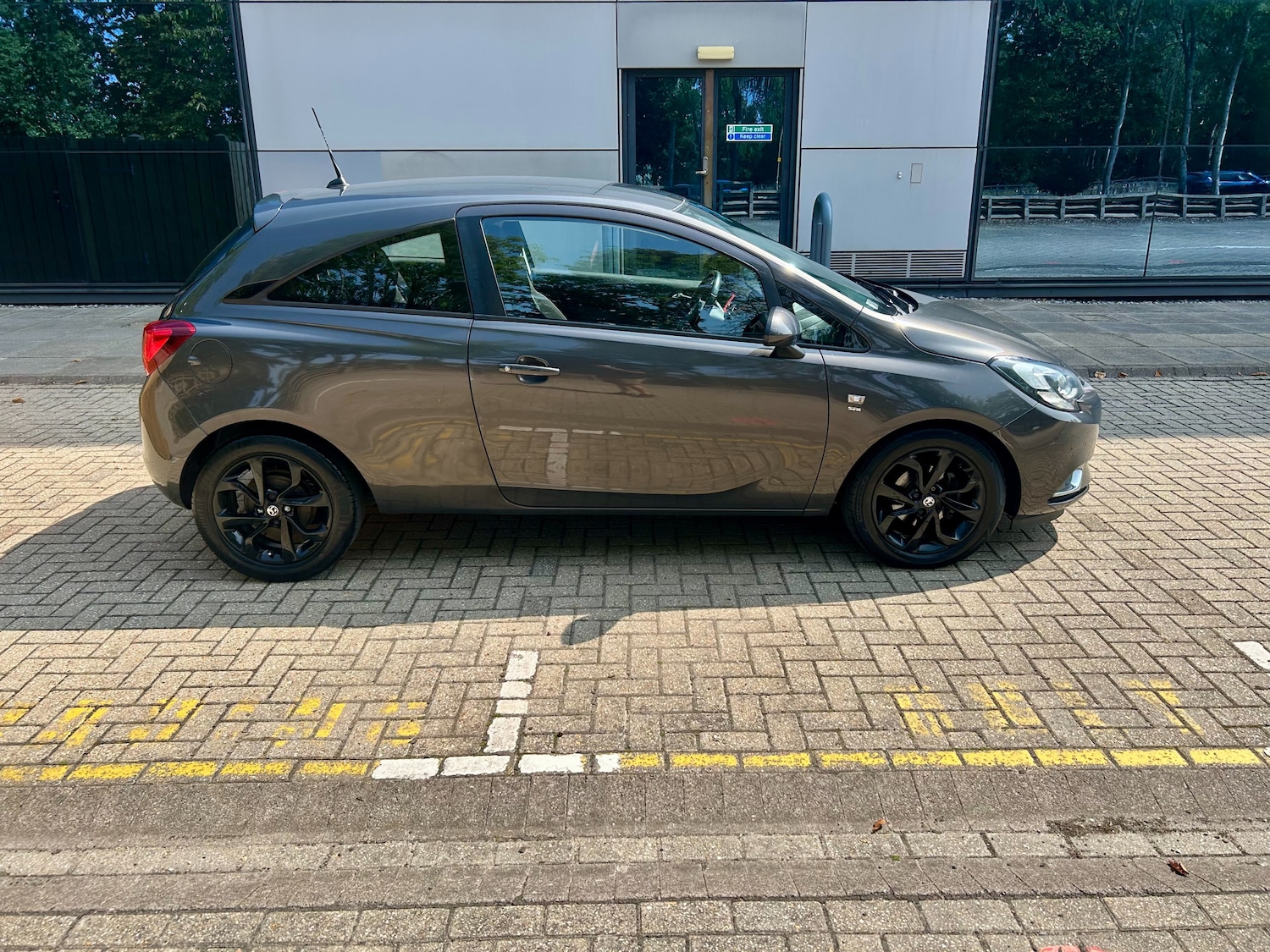 Used Vauxhall Corsa 2015 for sale - 77158063: Photo 4