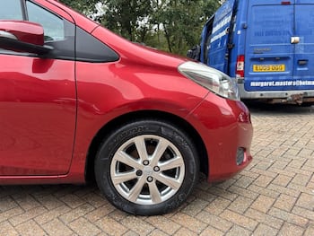 Used Toyota Yaris 2013 for sale - 79710174: Photo