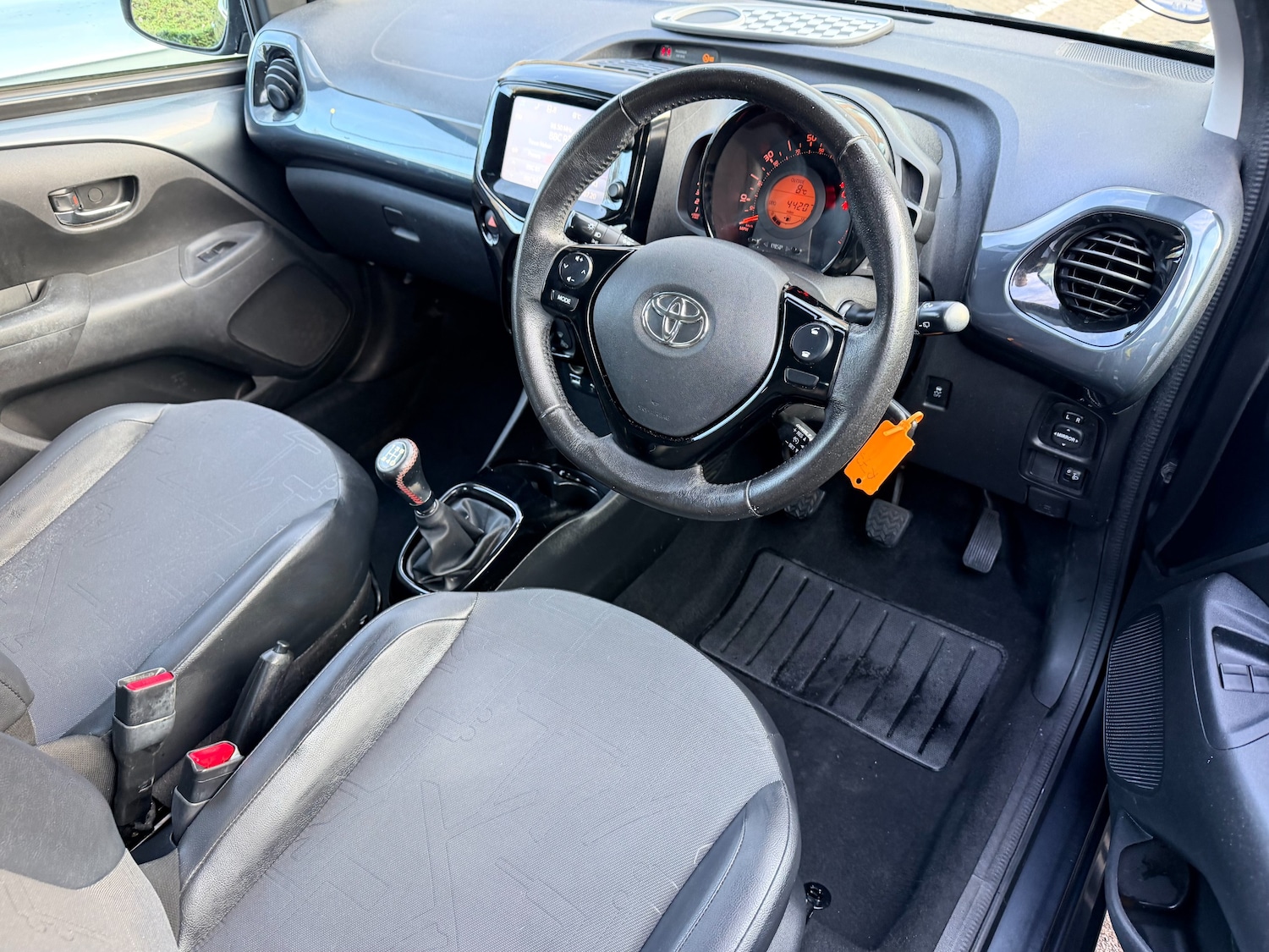 Used Toyota AYGO 2015 for sale - 77269415: Photo 19