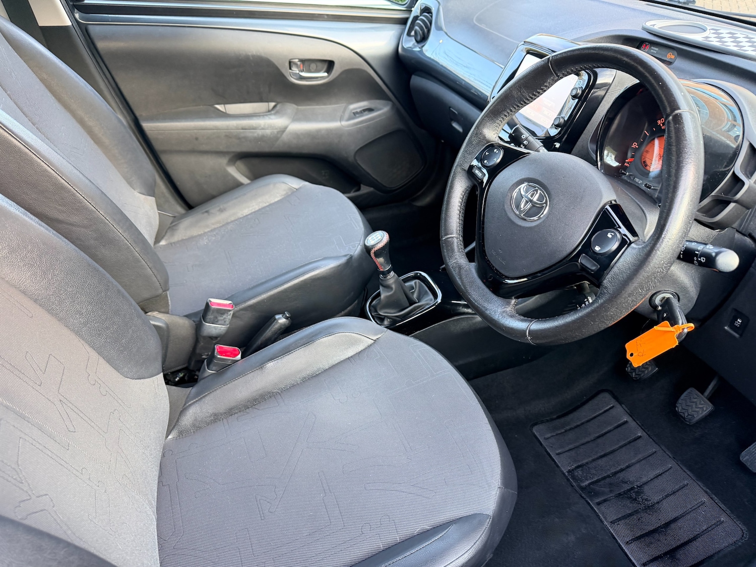 Used Toyota AYGO 2015 for sale - 77269415: Photo 21