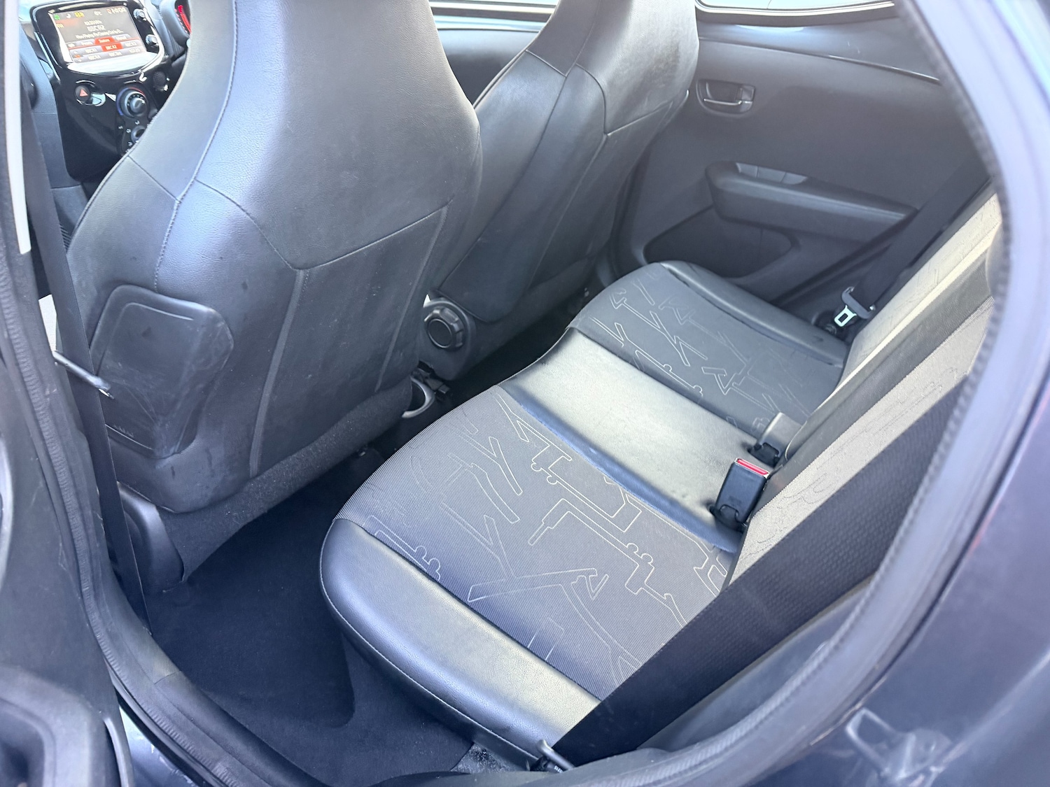 Used Toyota AYGO 2015 for sale - 77269415: Photo 23