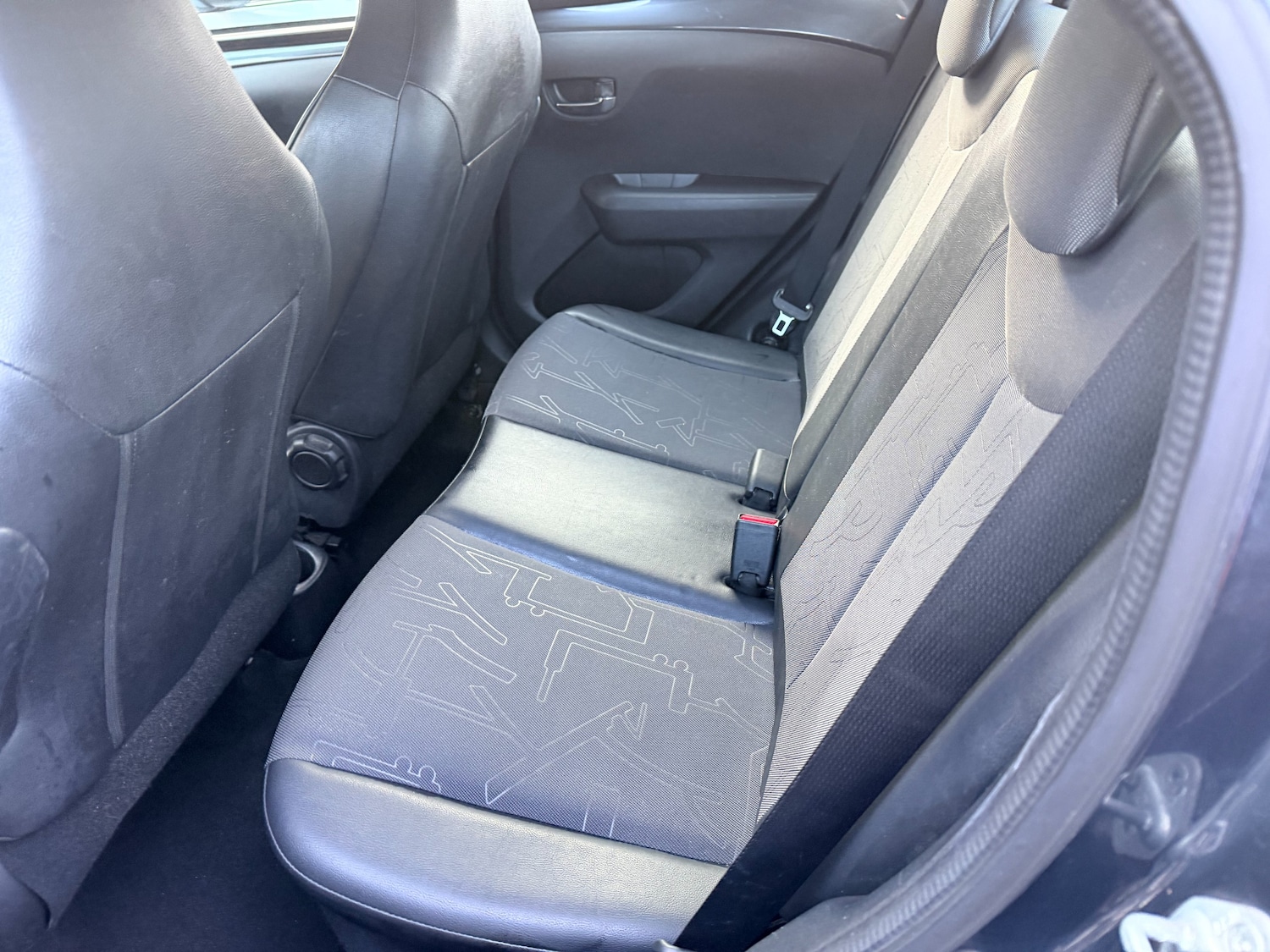 Used Toyota AYGO 2015 for sale - 77269415: Photo 24