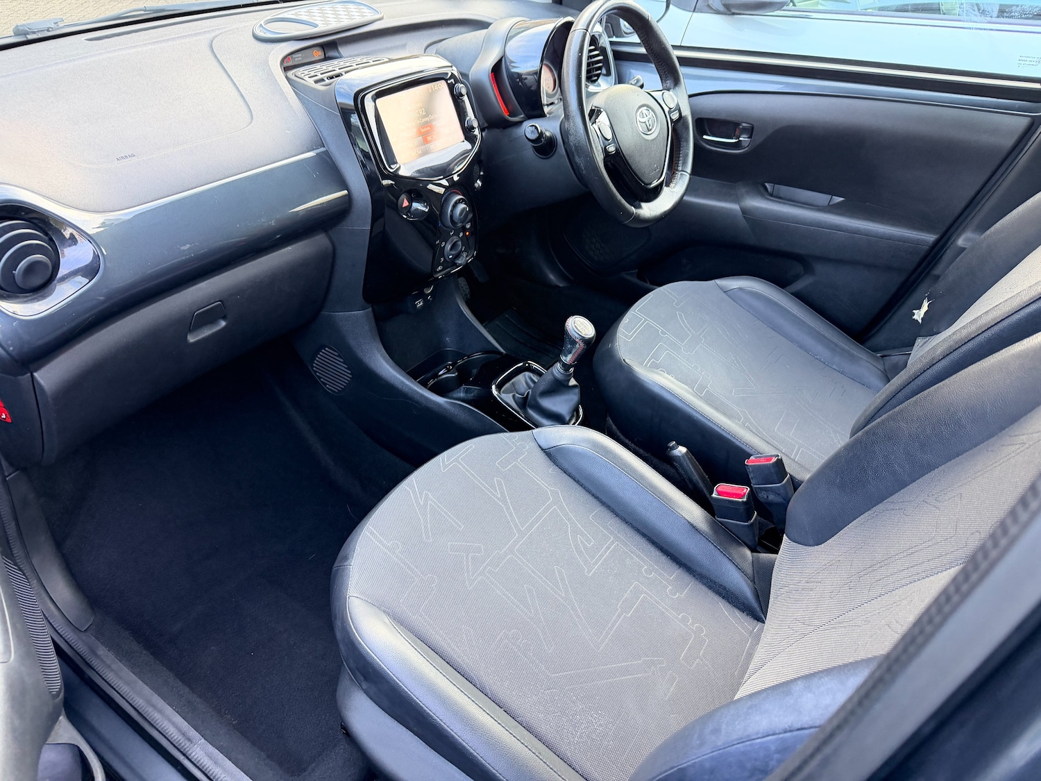 Used Toyota AYGO 2015 for sale - 77269415: Photo 25