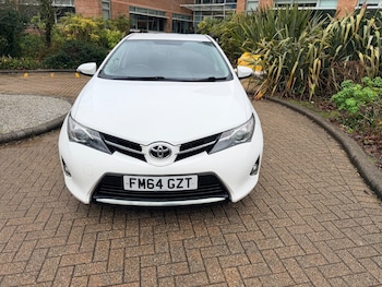 Used Toyota Auris 2015 for sale - 77570905: Photo