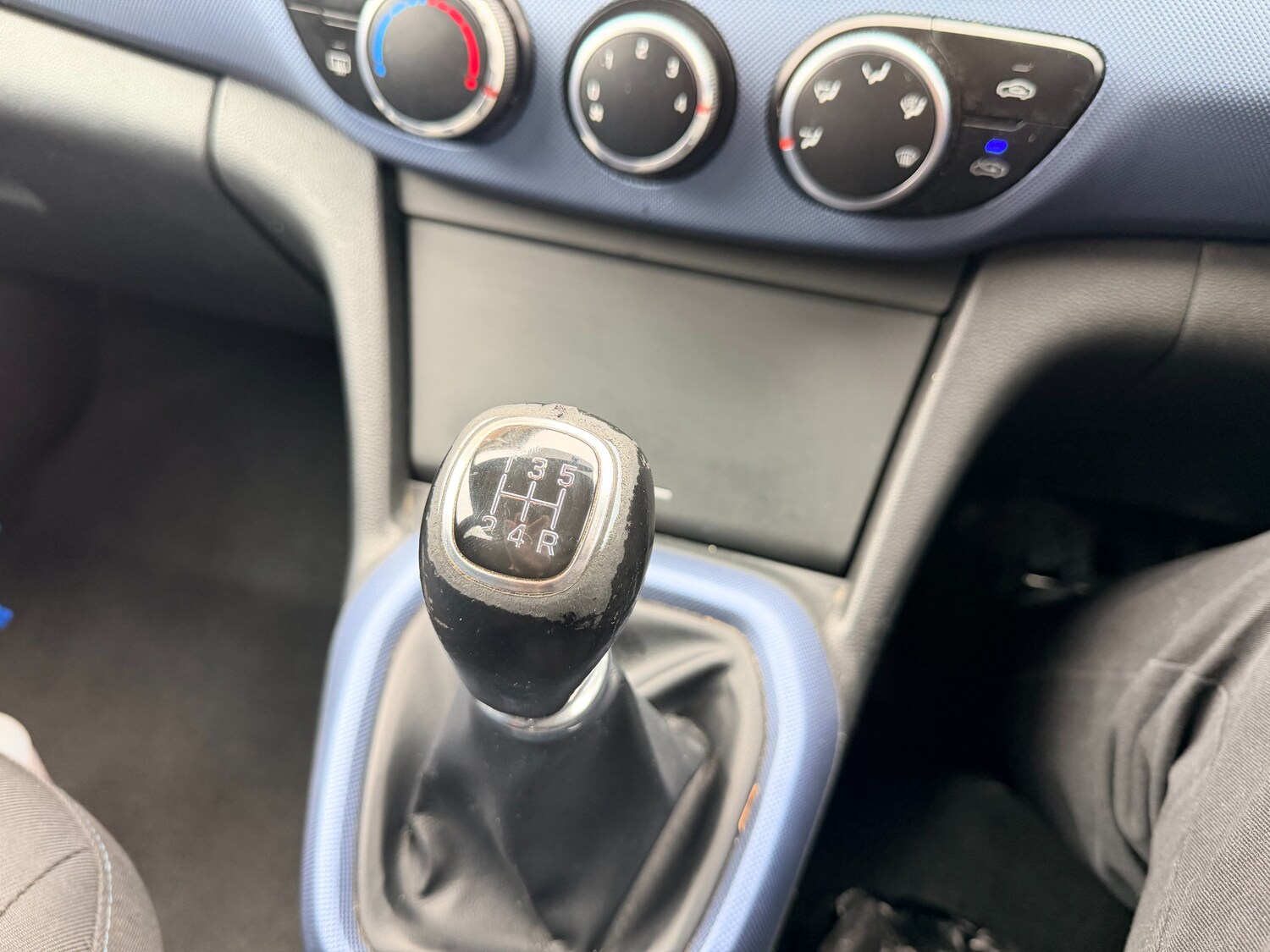 Used Hyundai i10 2015 for sale - 77703249: Photo 29