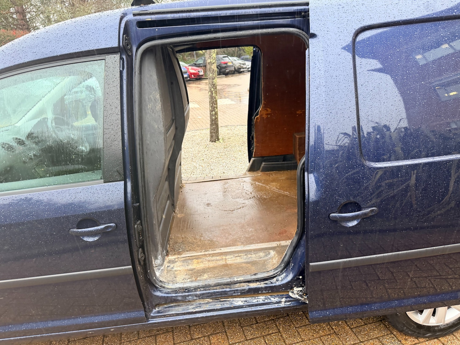 Used Volkswagen Caddy Maxi 2014 for sale - 77506070: Photo 11