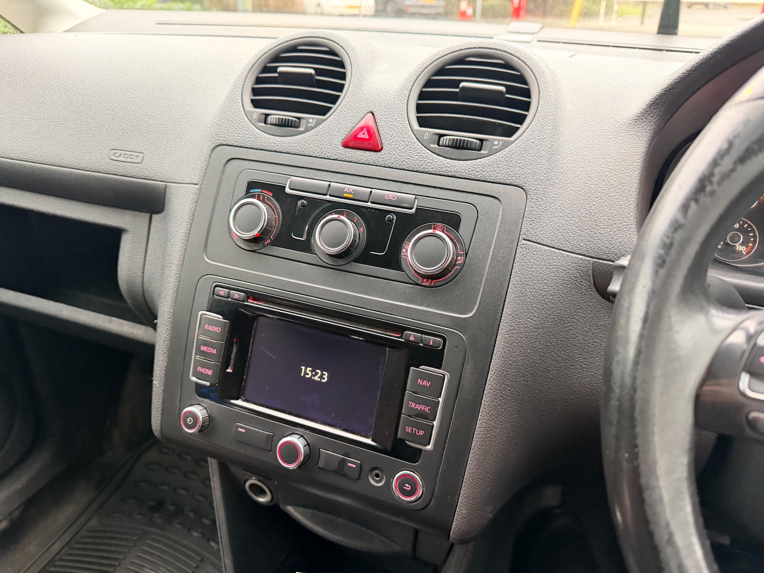 Used Volkswagen Caddy Maxi 2014 for sale - 77506070: Photo 14