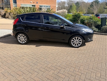 Used Ford Fiesta 2015 for sale - 77878668: Photo