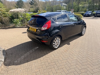 Used Ford Fiesta 2015 for sale - 77878668: Photo