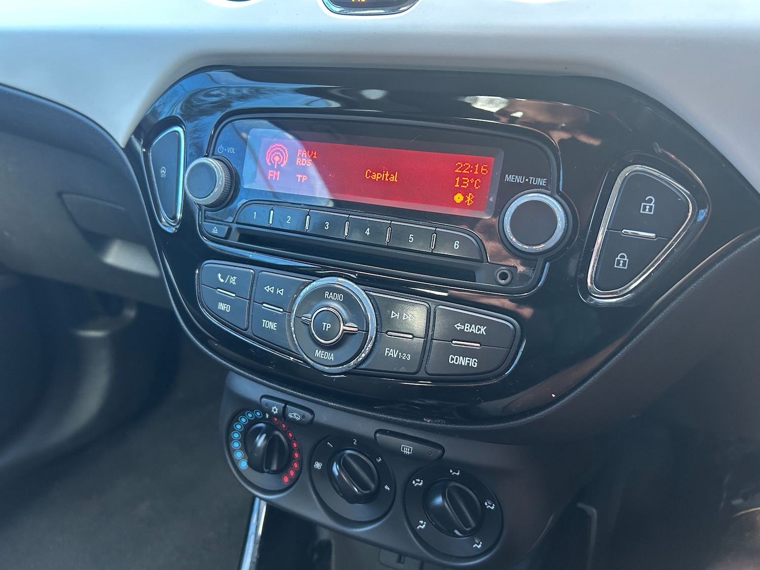 Used Vauxhall ADAM 2016 for sale - 77124304: Photo 15