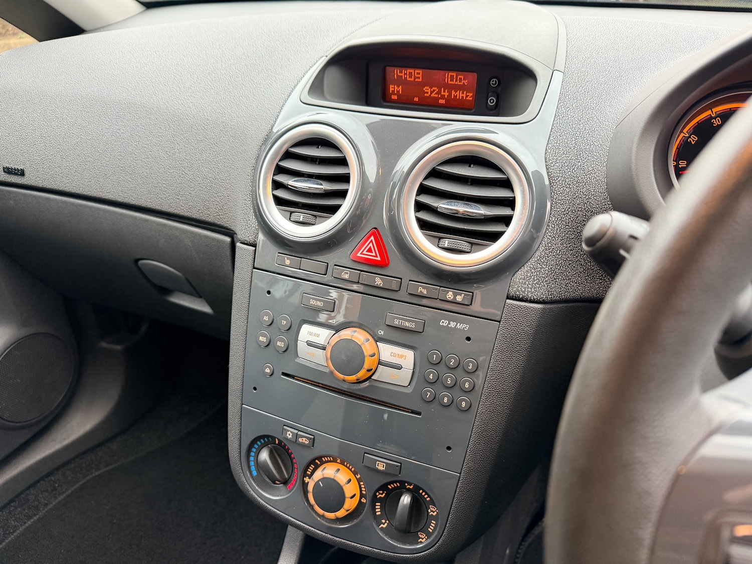 Used Vauxhall Corsa 2012 for sale - 77180024: Photo 26