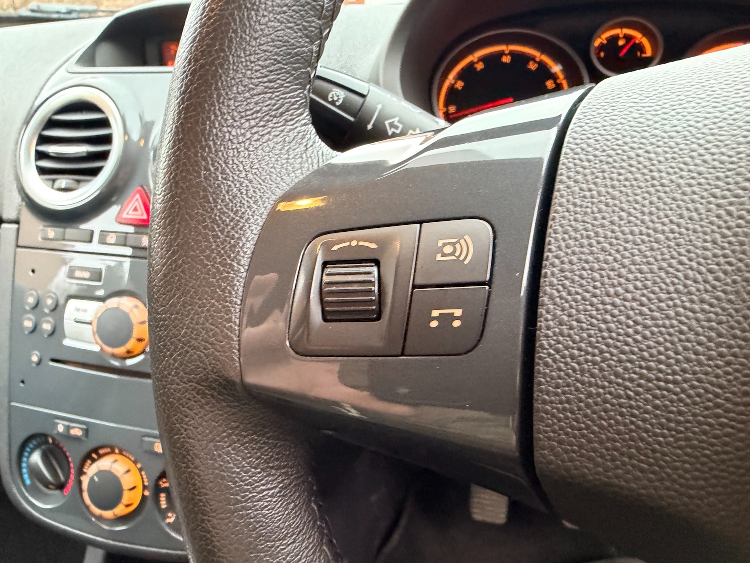 Used Vauxhall Corsa 2012 for sale - 77180024: Photo 29