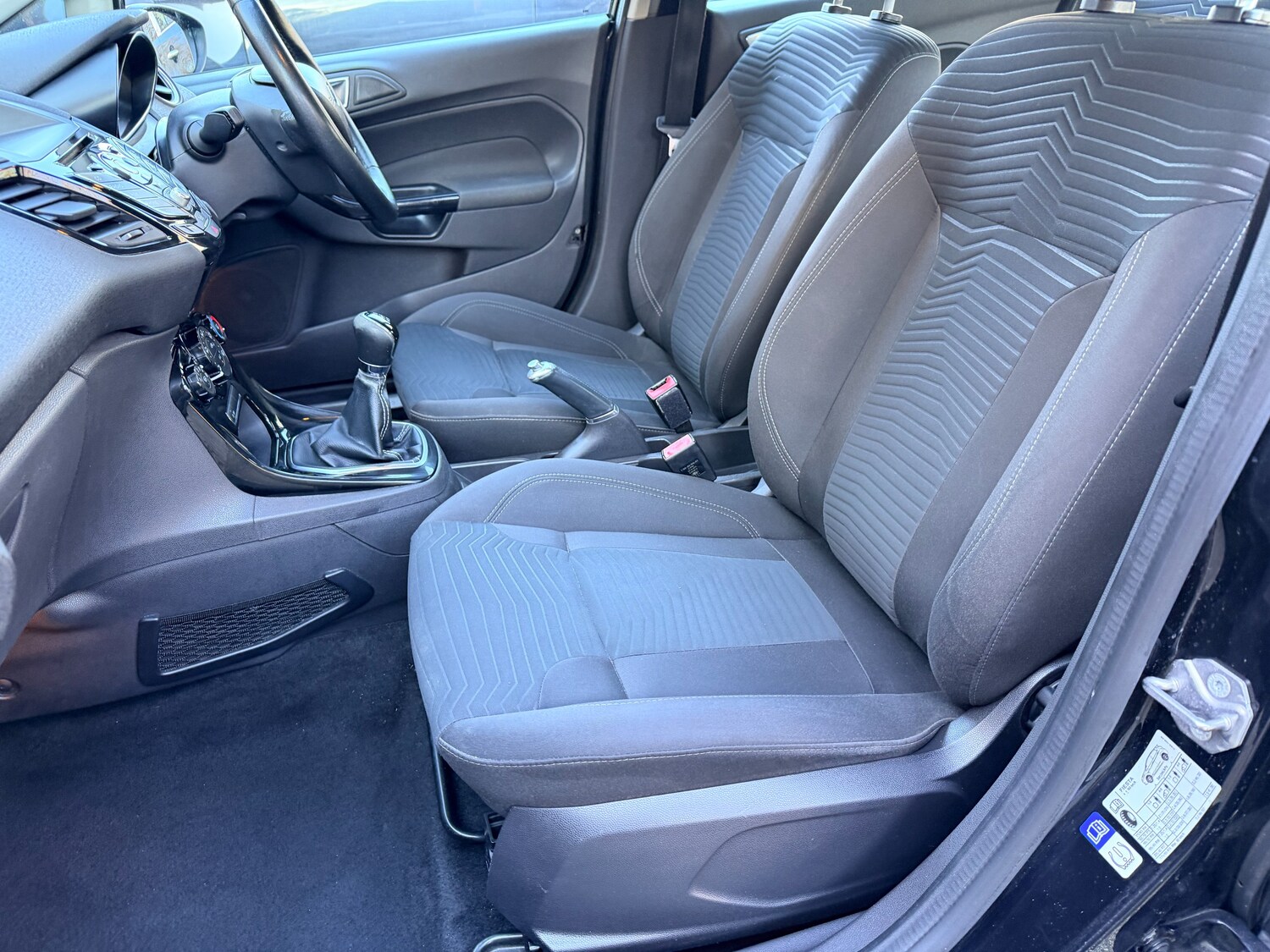 Used Ford Fiesta 2015 for sale - 77436331: Photo 25