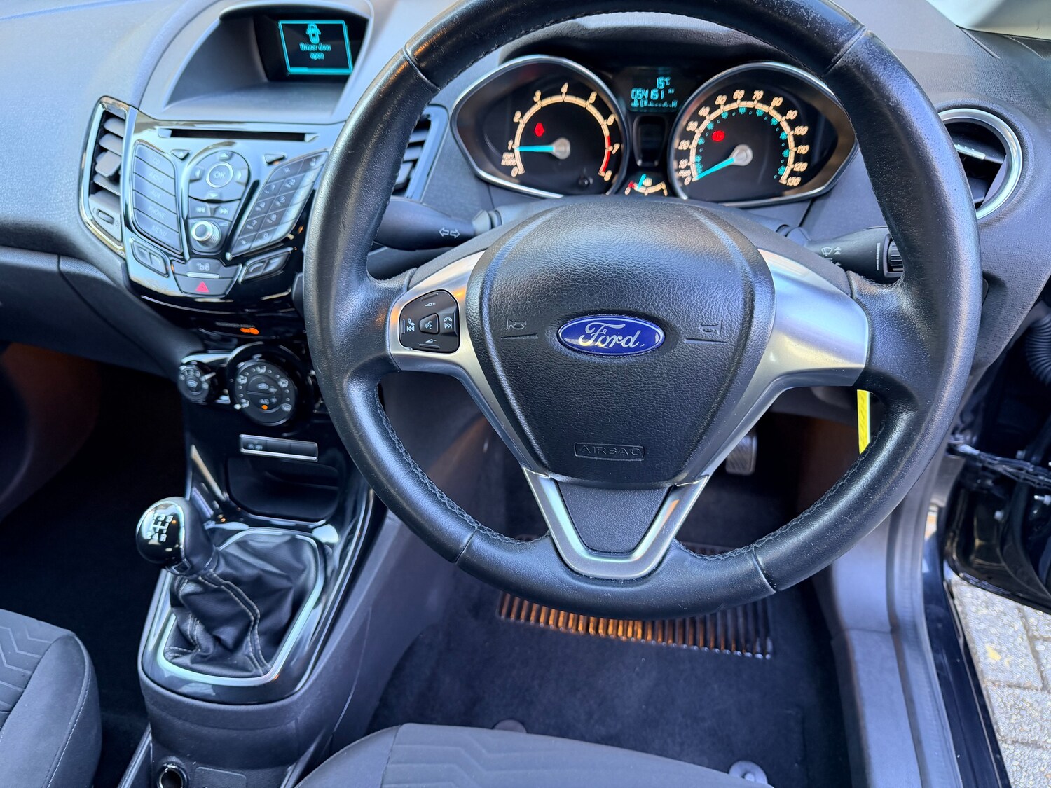 Used Ford Fiesta 2015 for sale - 77436331: Photo 27