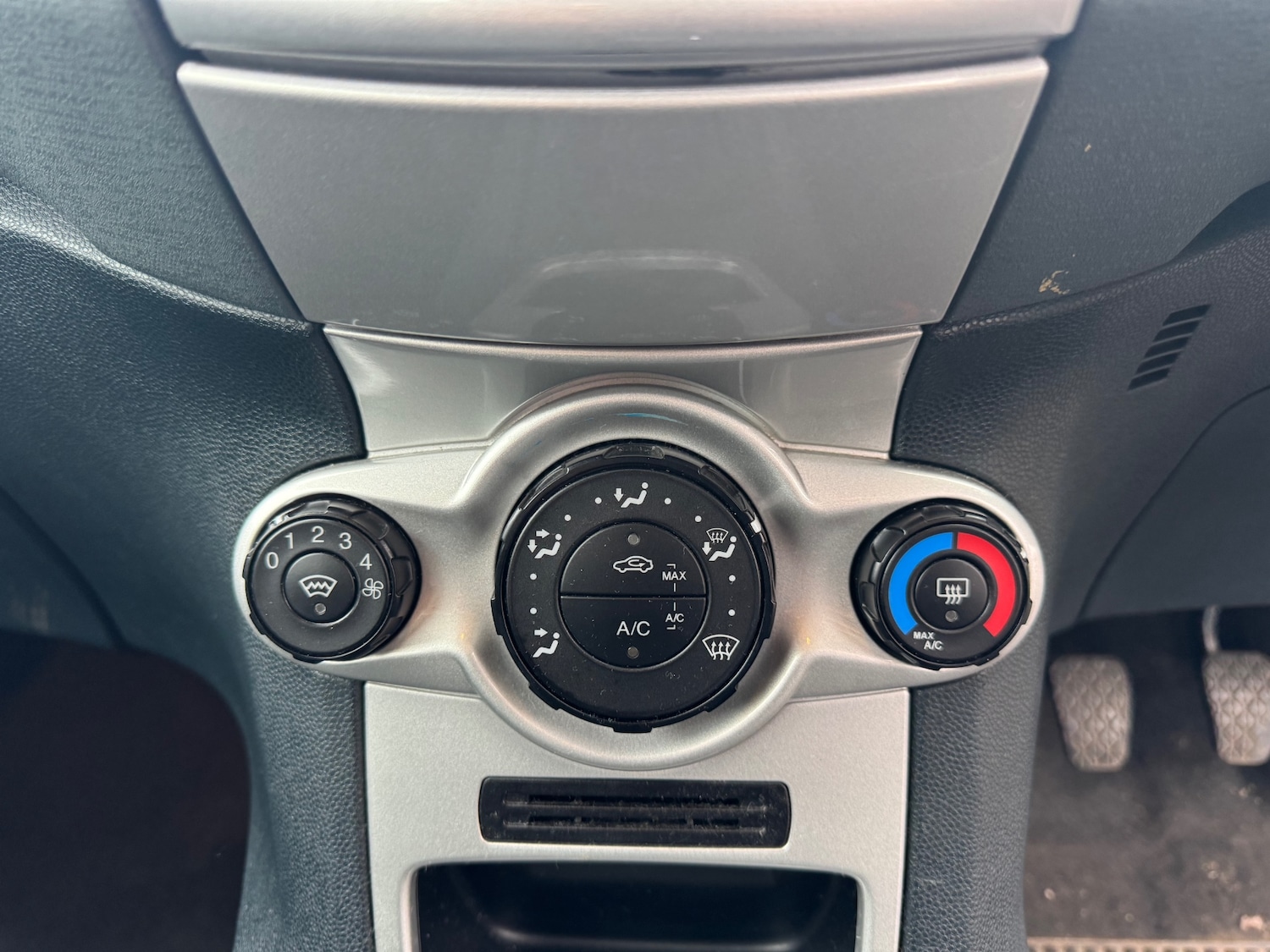 Used Ford Fiesta 2010 for sale - 77058559: Photo 19