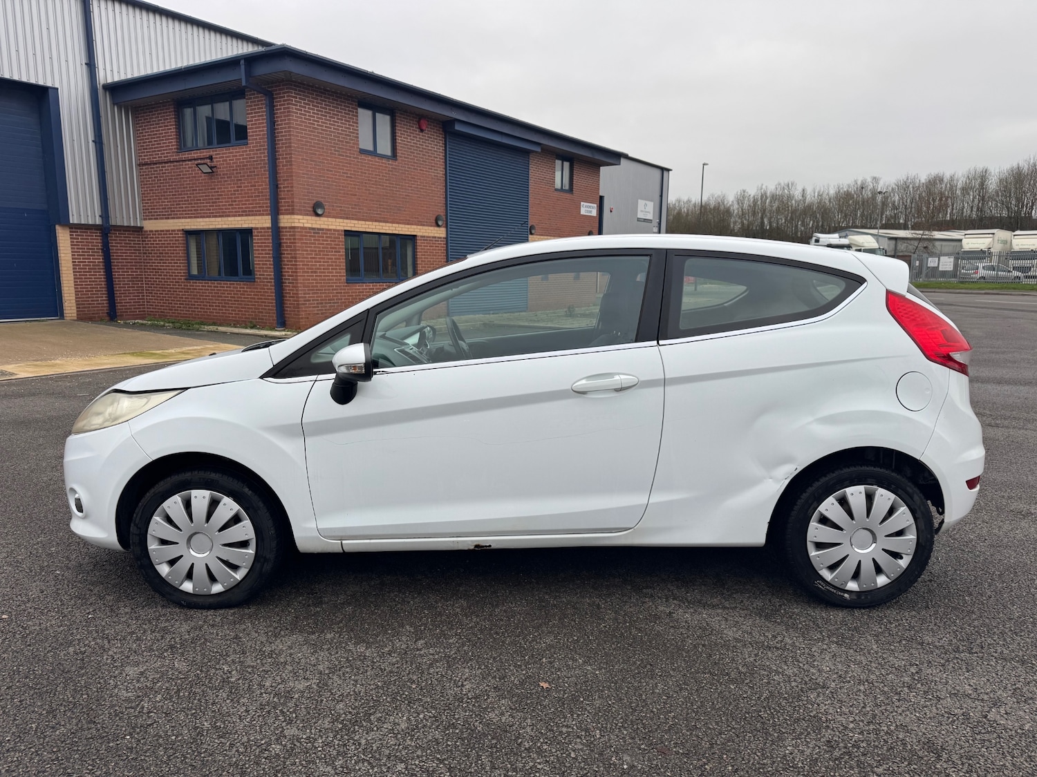 Used Ford Fiesta 2010 for sale - 77058559: Photo 2