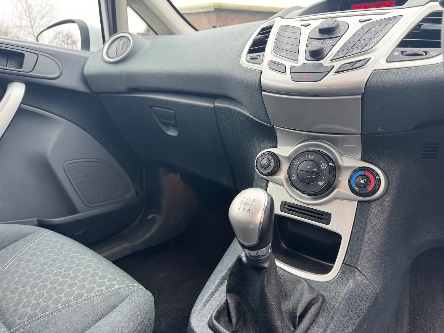 Used Ford Fiesta 2010 for sale - 77058559: Photo 20