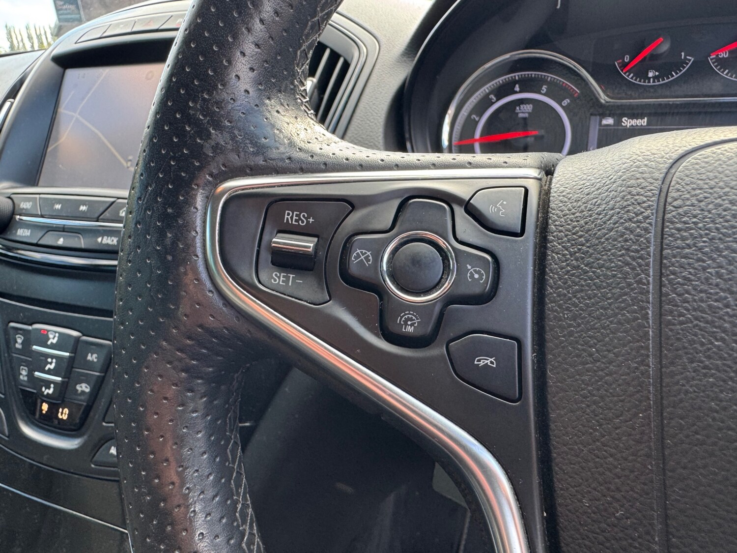 Used Vauxhall Insignia 2015 for sale - 76766551: Photo 24