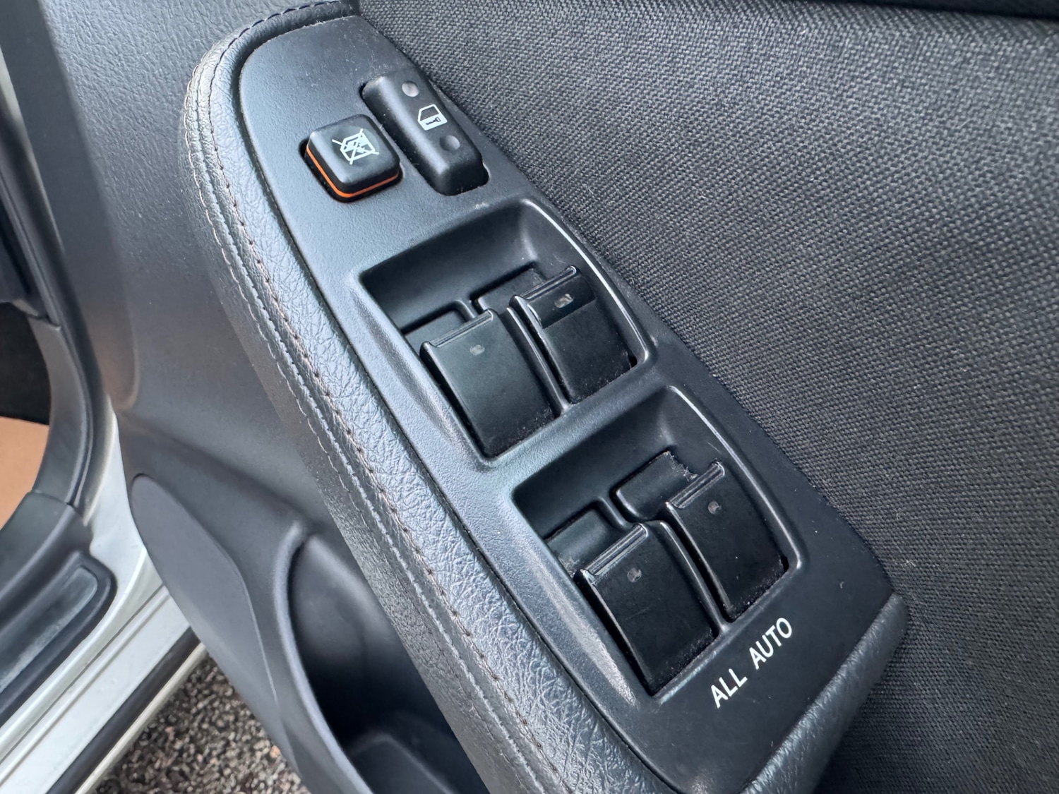 Used Toyota Avensis 2004 for sale - 77266542: Photo 16