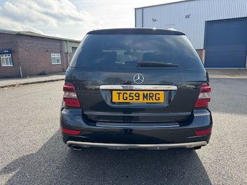 Used Mercedes-Benz M Class 2010 for sale - 79569303: Photo