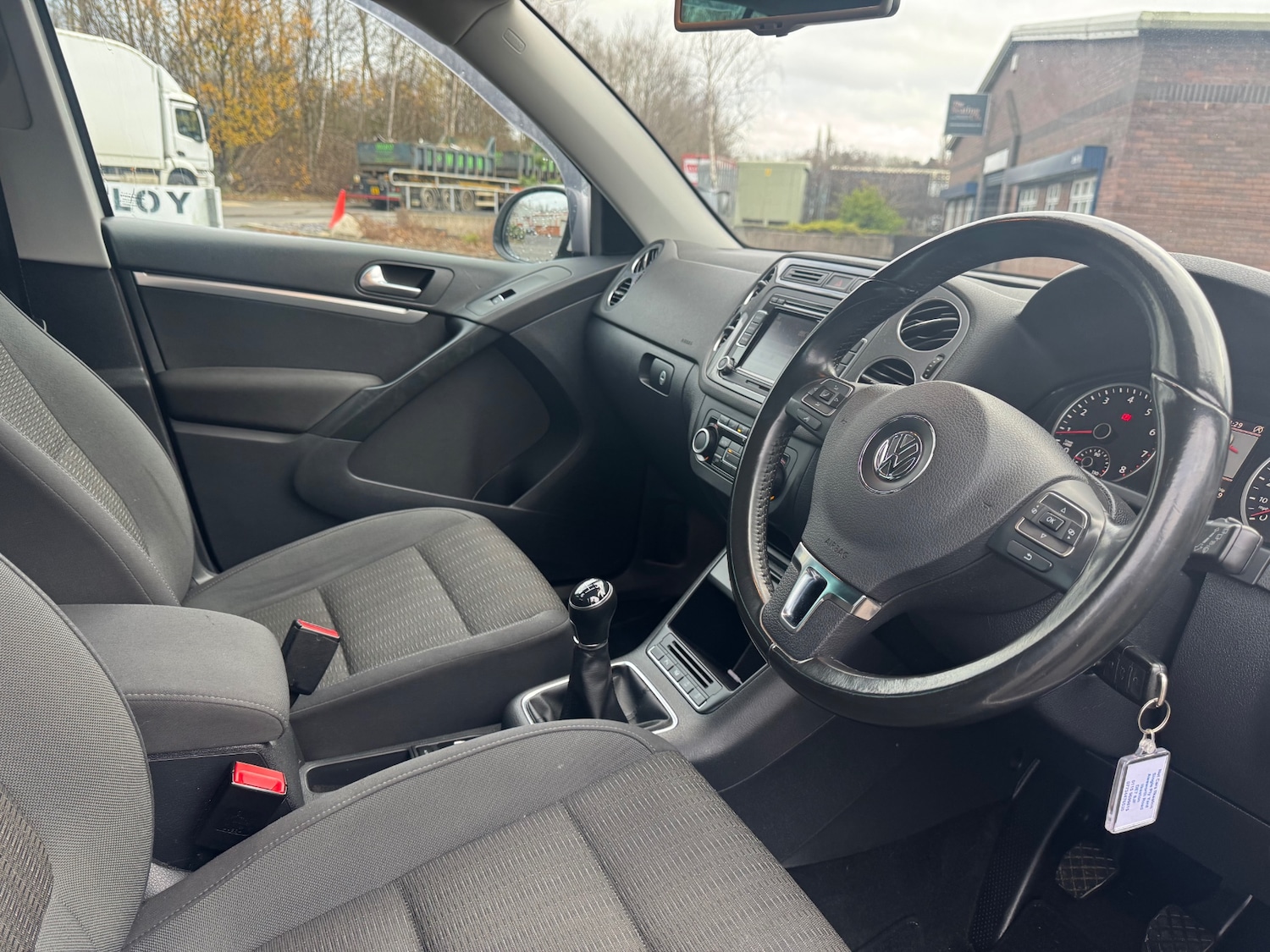 Used Volkswagen Tiguan 2011 for sale - 76940252: Photo 16