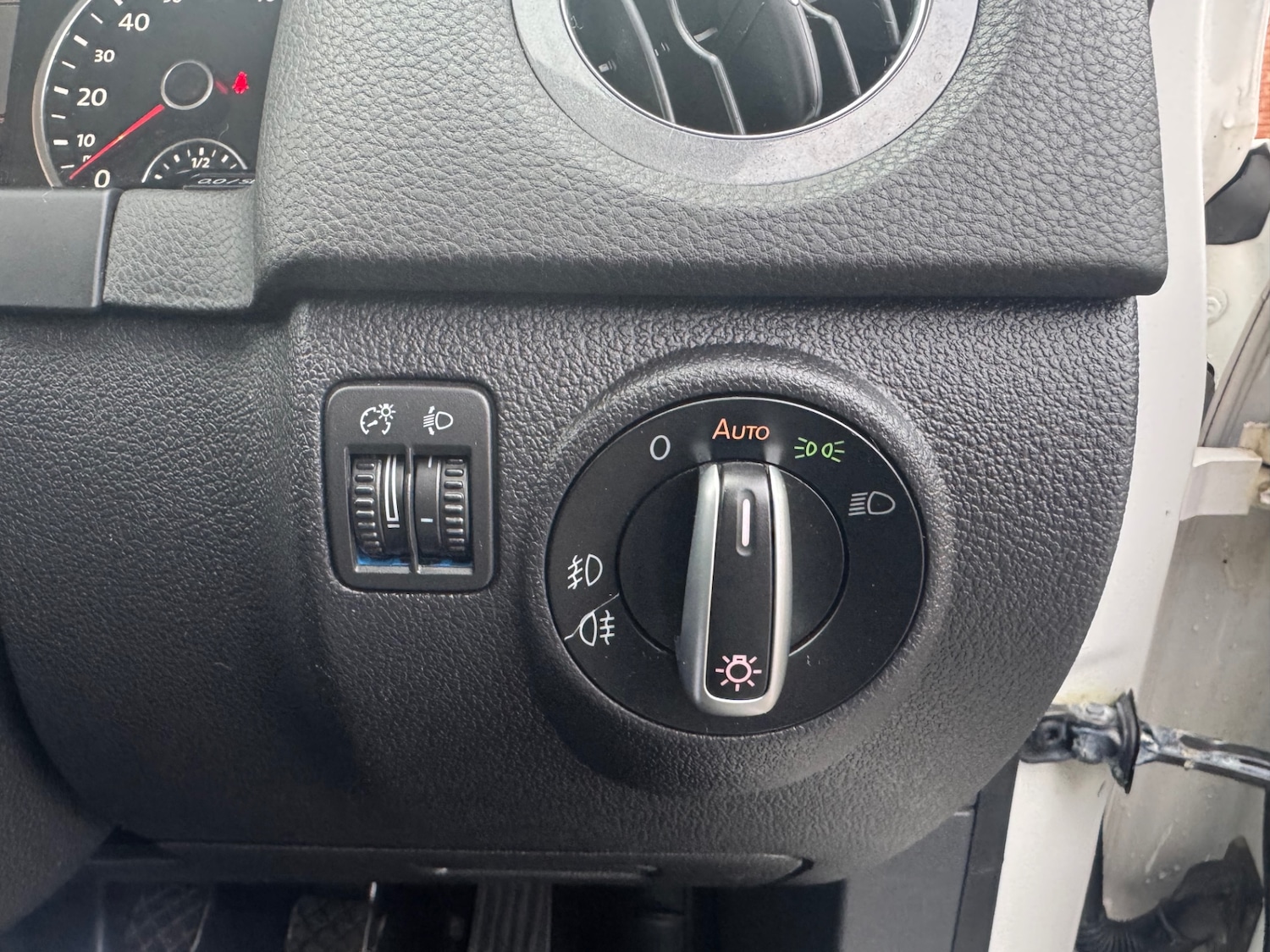 Used Volkswagen Tiguan 2011 for sale - 76940252: Photo 19