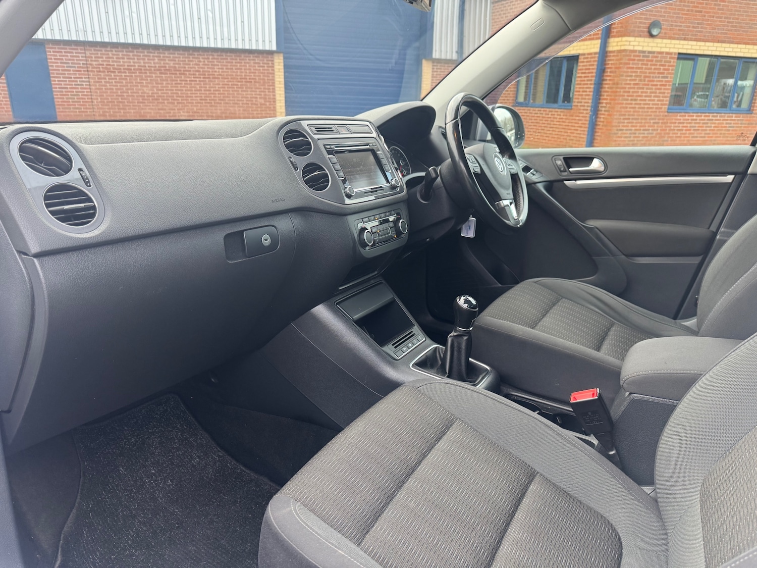 Used Volkswagen Tiguan 2011 for sale - 76940252: Photo 26