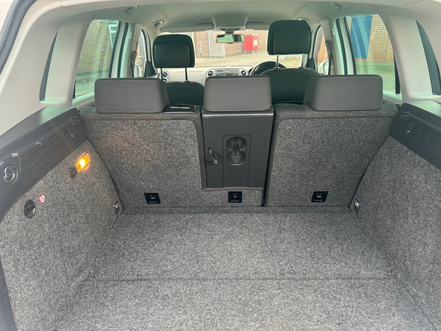 Used Volkswagen Tiguan 2011 for sale - 76940252: Photo 30