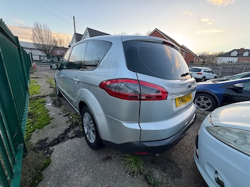 Used Ford S-Max 2010 for sale - 76940257: Photo