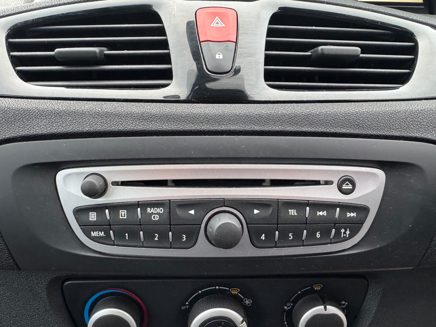 Used Renault Scenic 2011 for sale - 77055699: Photo 23