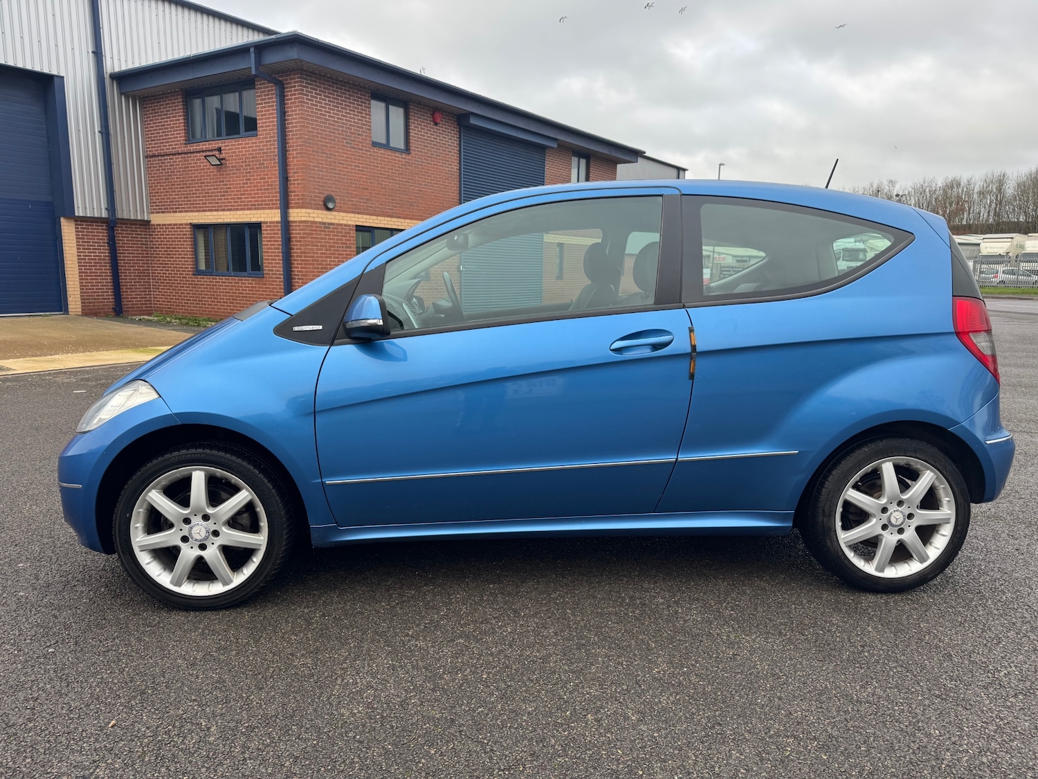 Used Mercedes-Benz A-Class 2009 for sale - 77055692: Photo 2