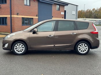 Used Renault Grand Scenic 2010 for sale - 76762367: Photo