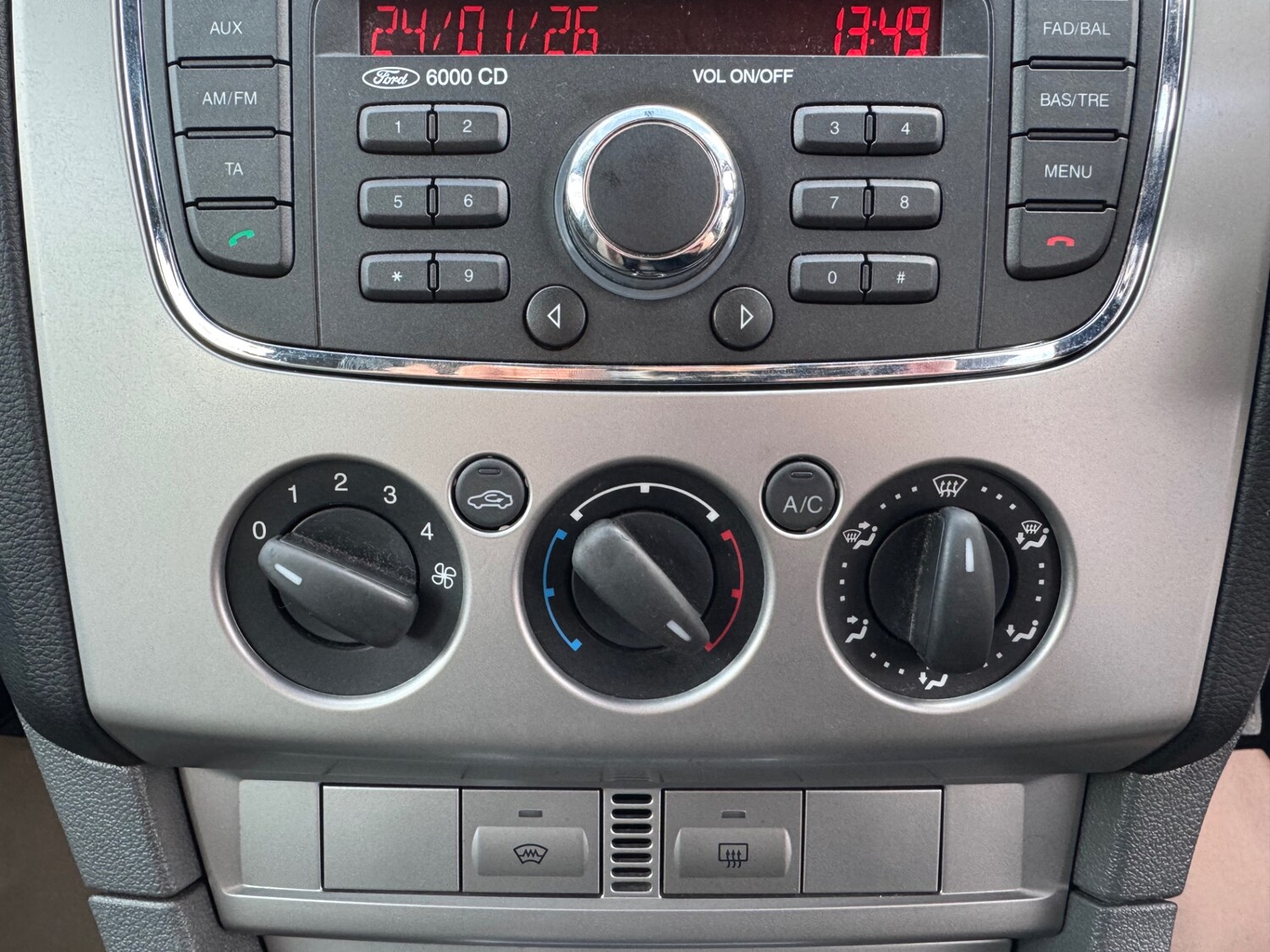 Used Ford Focus 2010 for sale - 77380859: Photo 22