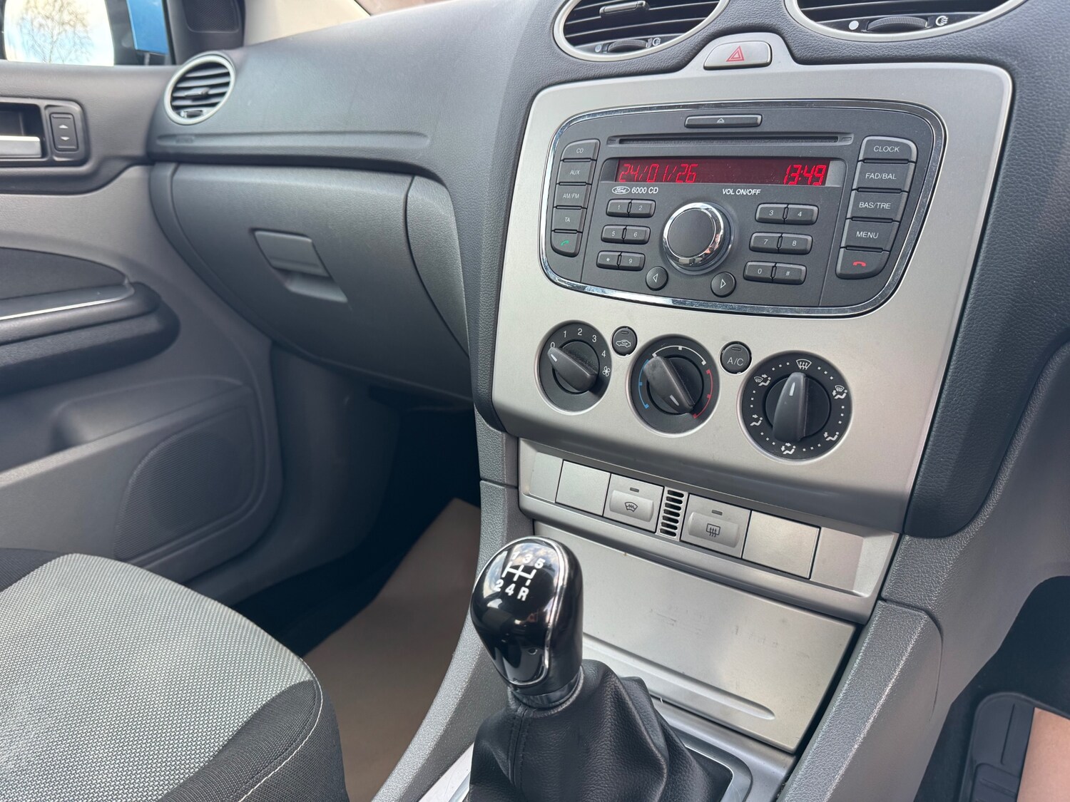 Used Ford Focus 2010 for sale - 77380859: Photo 23