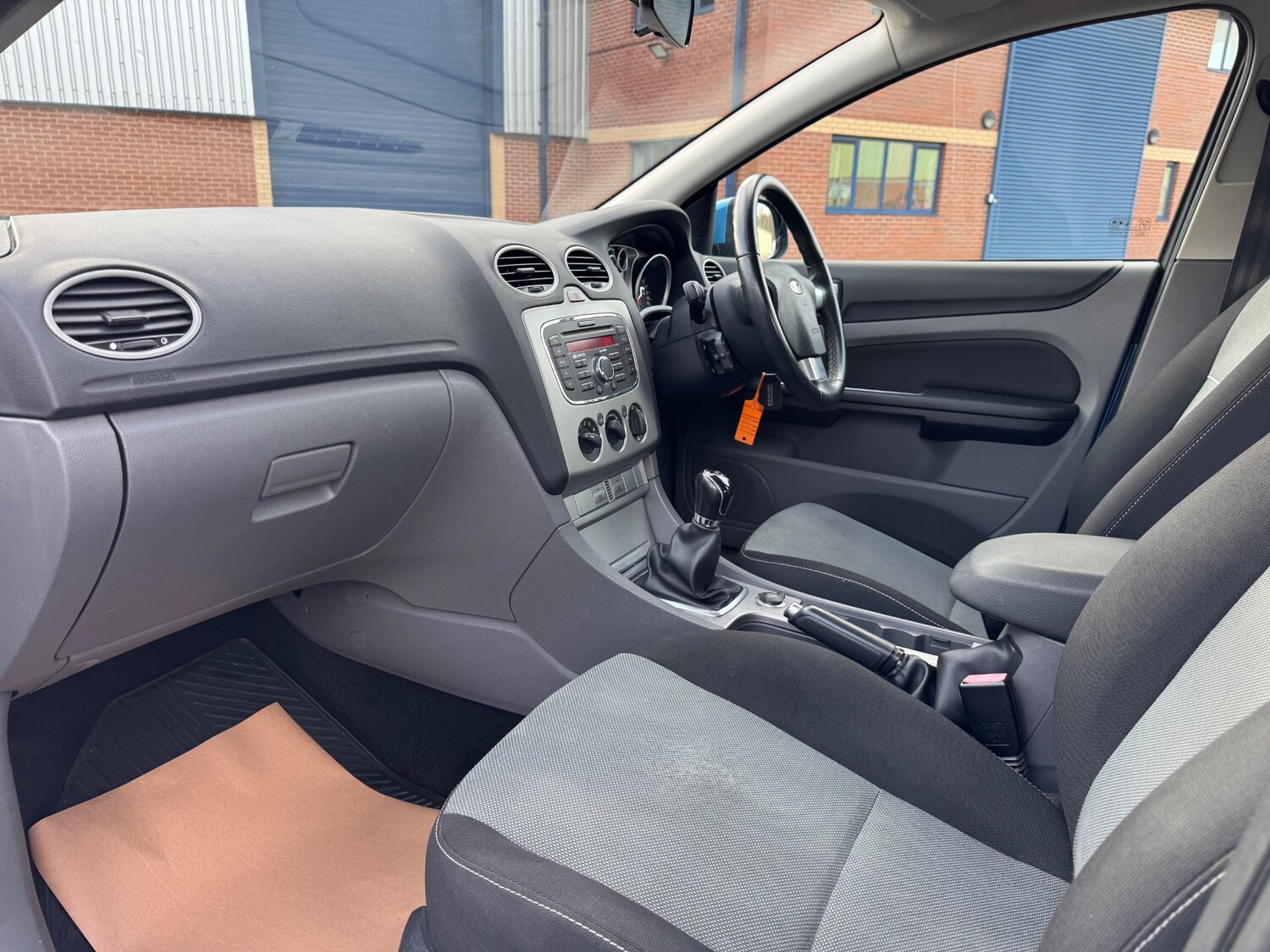 Used Ford Focus 2010 for sale - 77380859: Photo 24