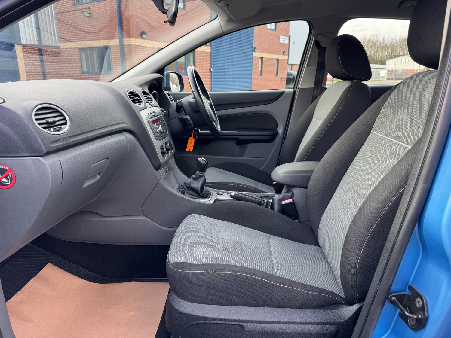 Used Ford Focus 2010 for sale - 77380859: Photo 25