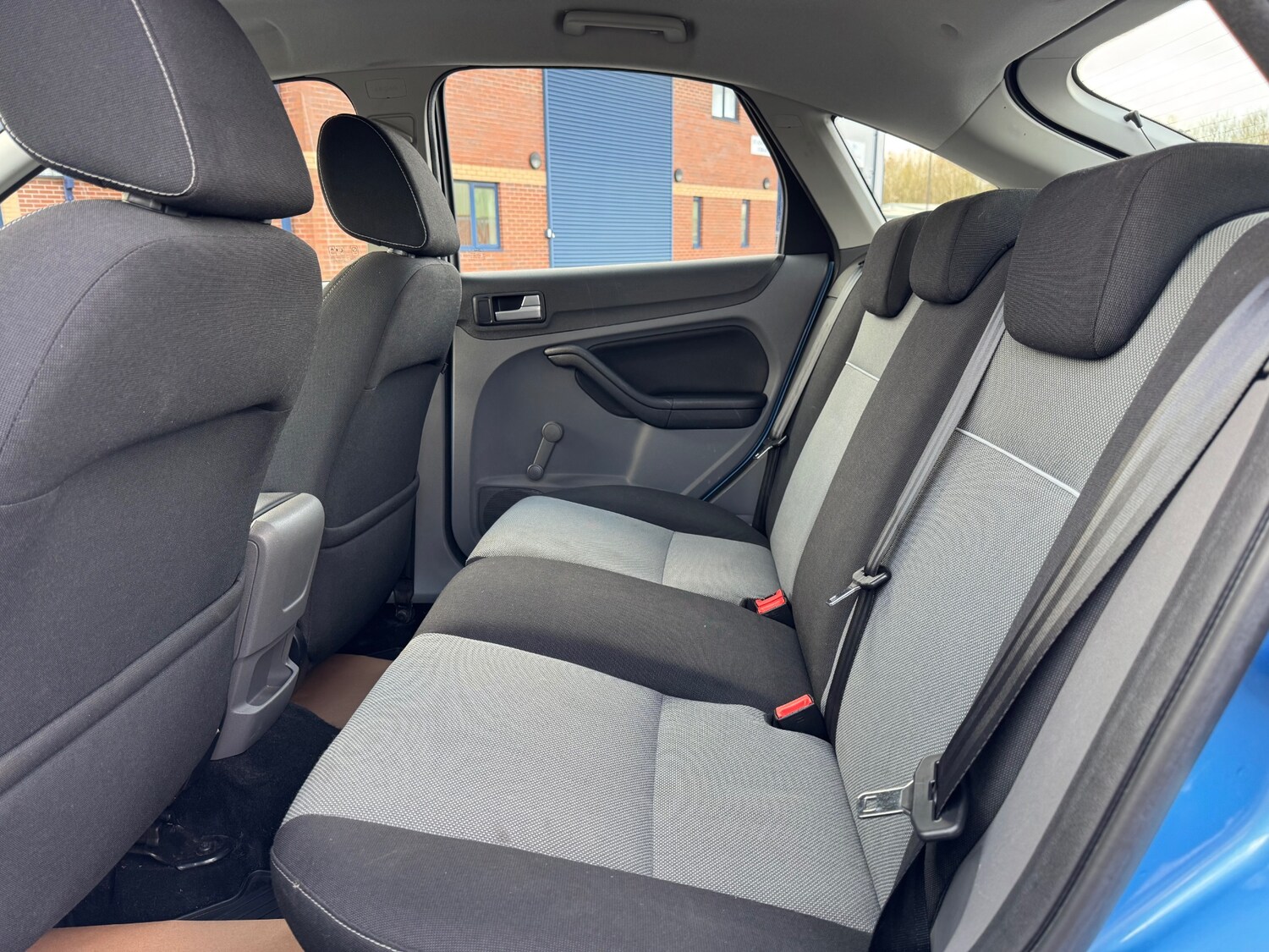 Used Ford Focus 2010 for sale - 77380859: Photo 28