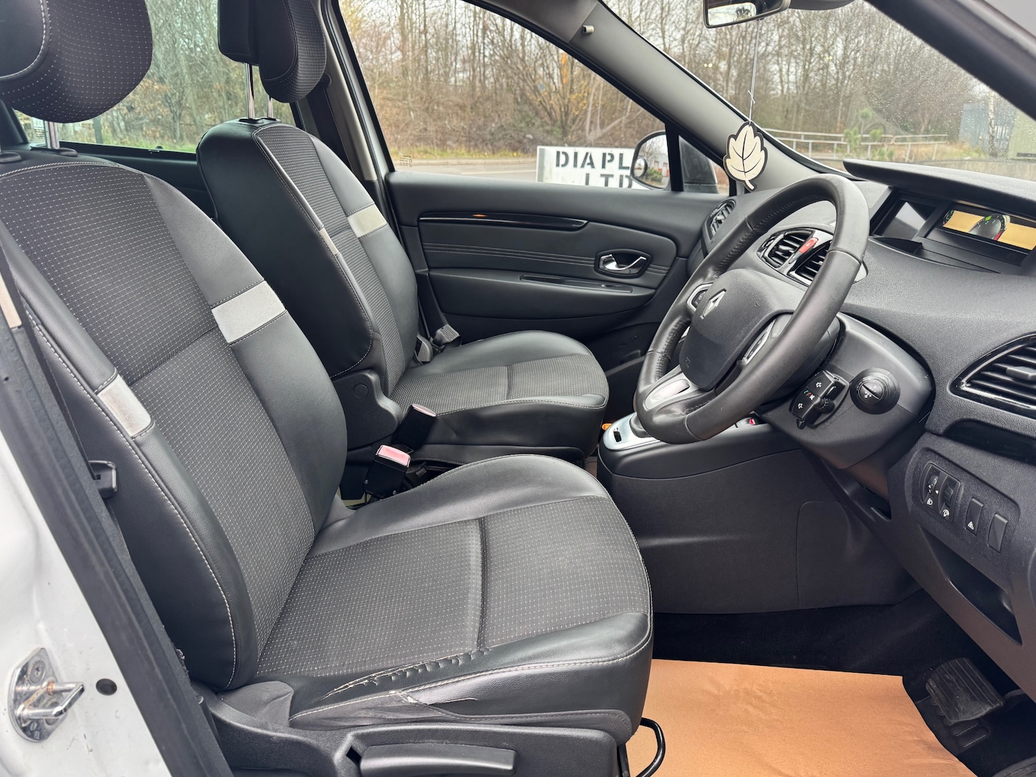 Used Renault Scenic 2011 for sale - 77053138: Photo 15